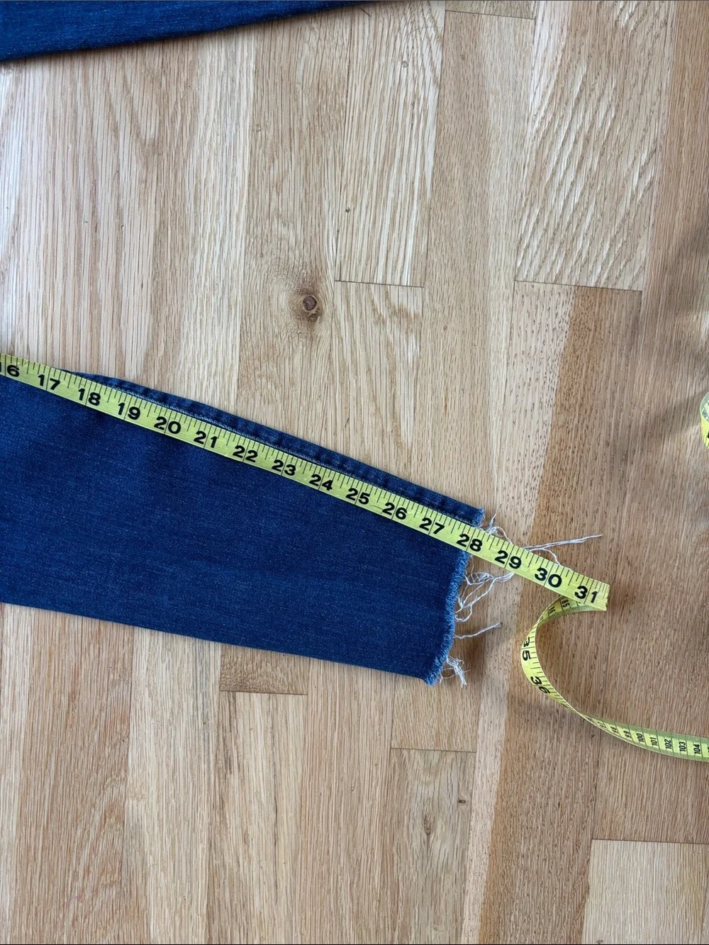 Good American Straight Skinny Jeans Size 6/28 Style 899T Blue 182